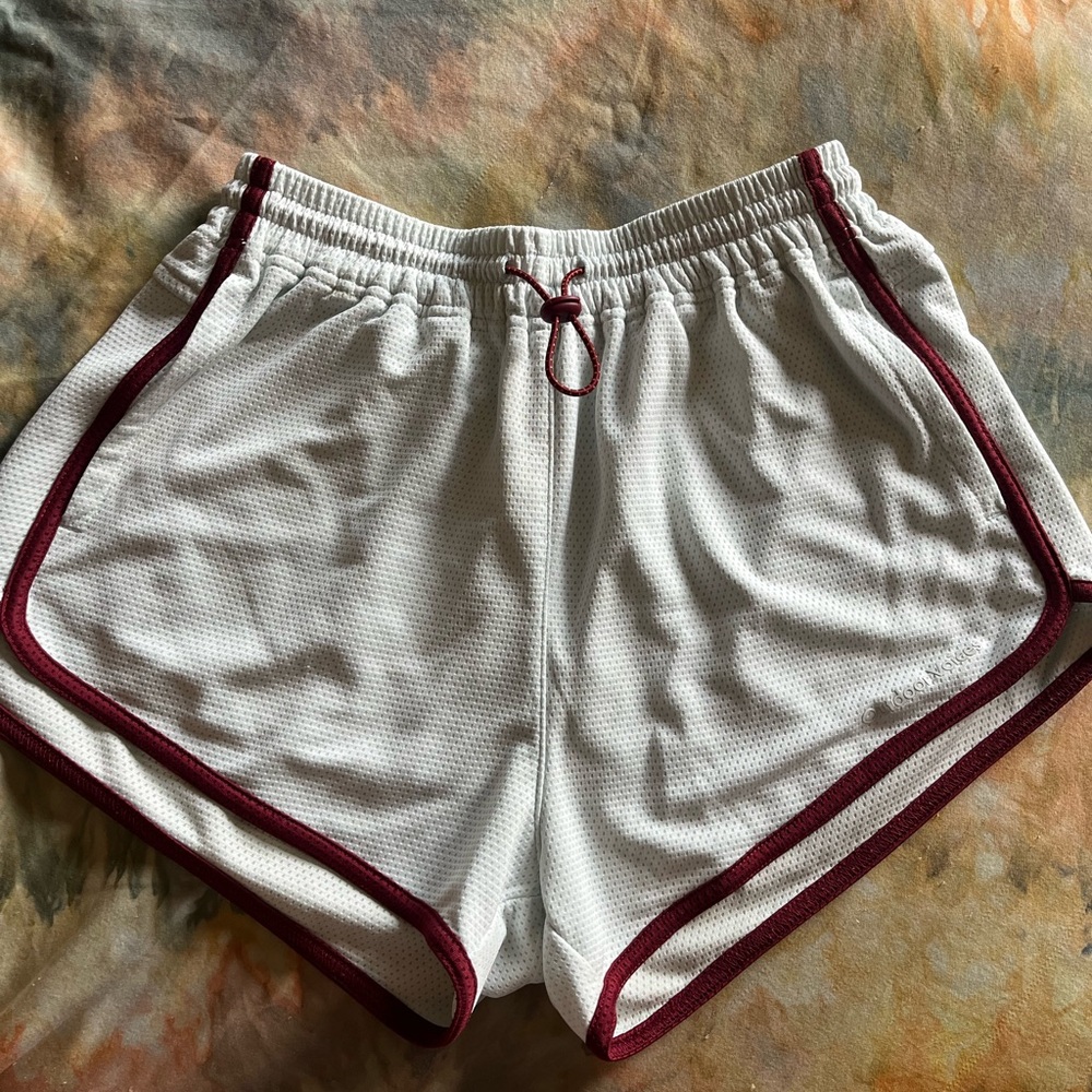 Outdoor Voices RecMesh 3” White/Red Shorts